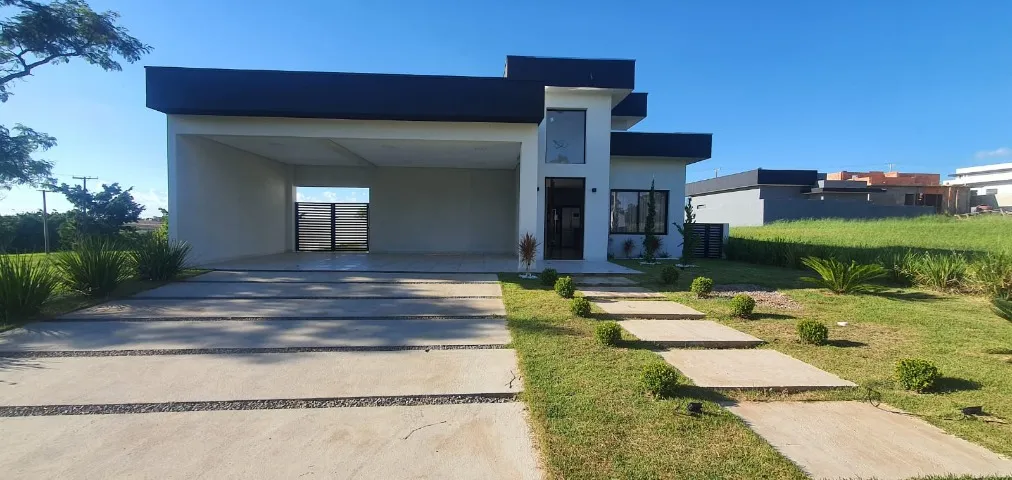 Entrada linda casa a venda na Riviera de Santa Cristina 13